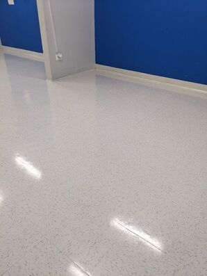 Before & After Commercial Floor Strip & Wax in Portage Park, IL (4)